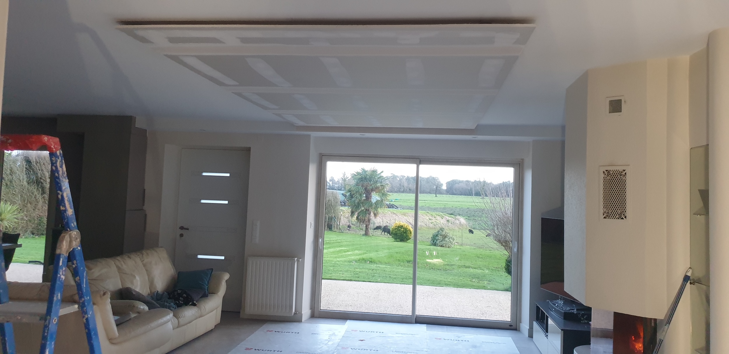 Pose de placo et faux-plafond dans une maison à Le Cours